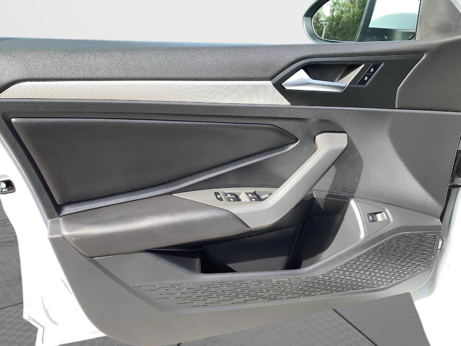 Used 2019 Volkswagen Jetta SE FWD image 11