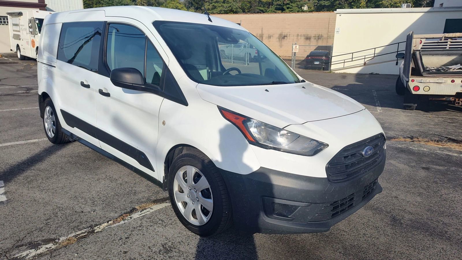Used 2022 Ford Transit Connect XL image 2