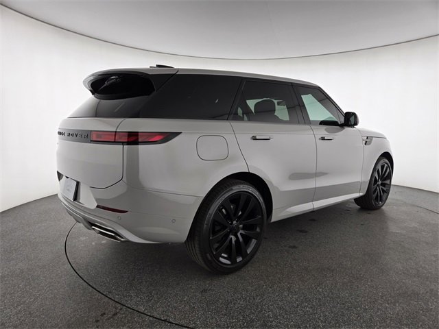 New 2026 Land Rover Range Rover Sport Dynamic SE image 2