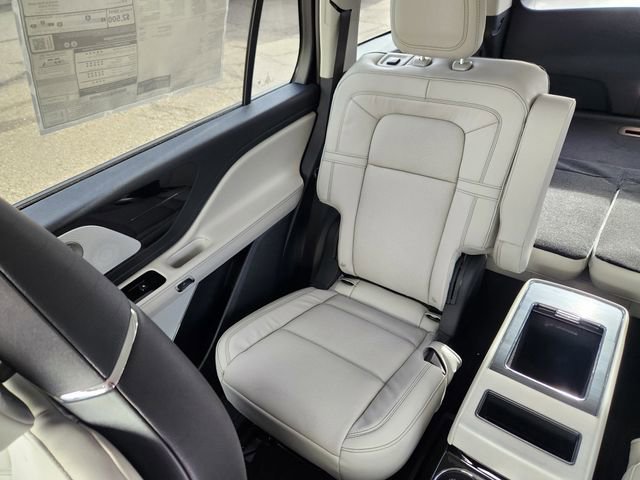 New 2026 Lincoln Aviator Reserve image 13