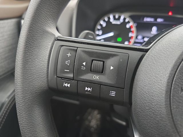 Used 2023 Nissan Rogue SV image 33