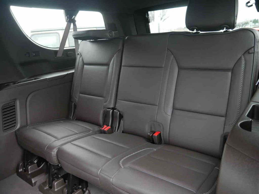 Used 2024 GMC Yukon XL Denali image 18