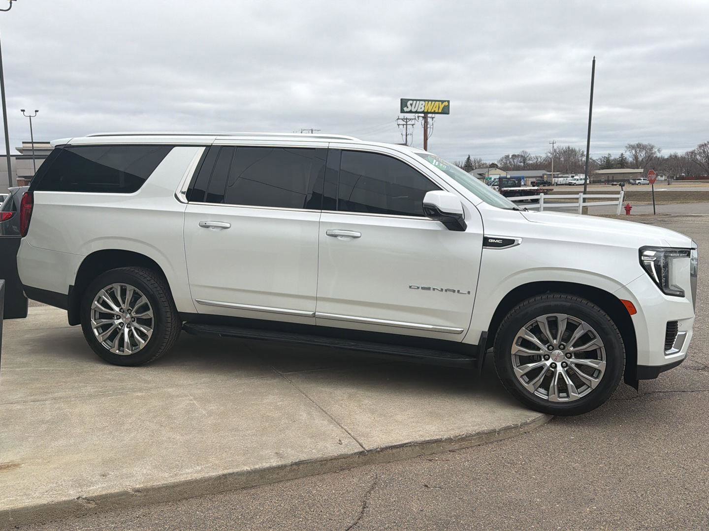 Used 2024 GMC Sierra 1500 AT4X image 6