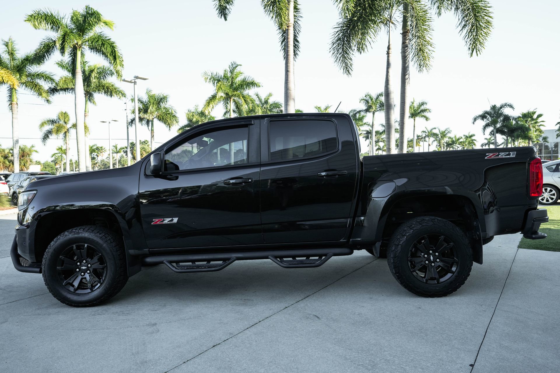 Used 2017 Chevrolet Colorado Z71 w/ Z71 Midnight Edition image 24