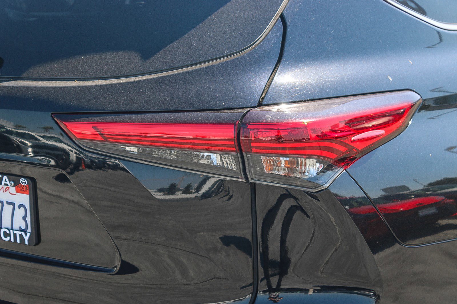 Used 2021 Toyota Highlander XLE FWD image 15
