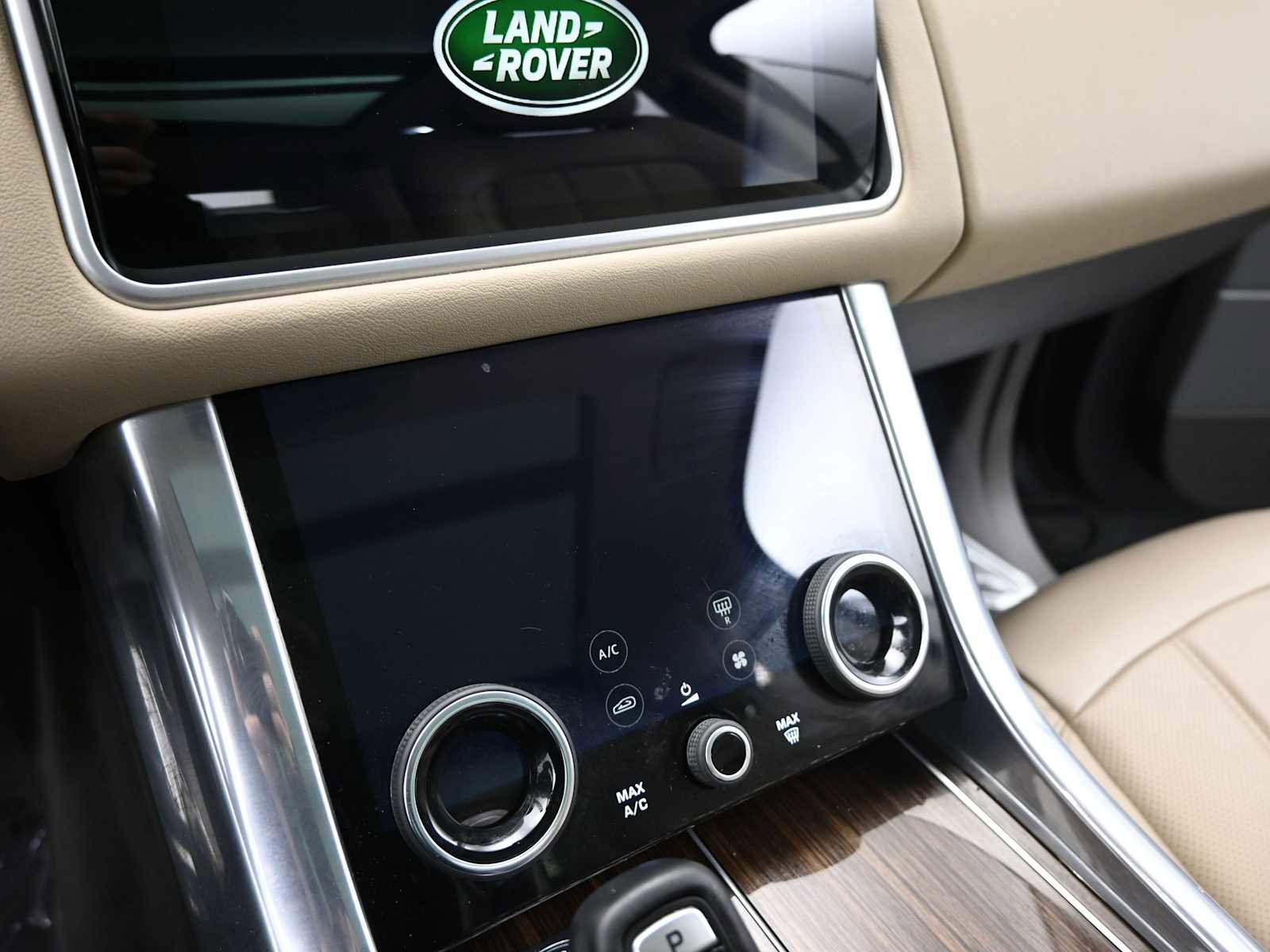 Used 2018 Land Rover Range Rover Sport HSE image 17