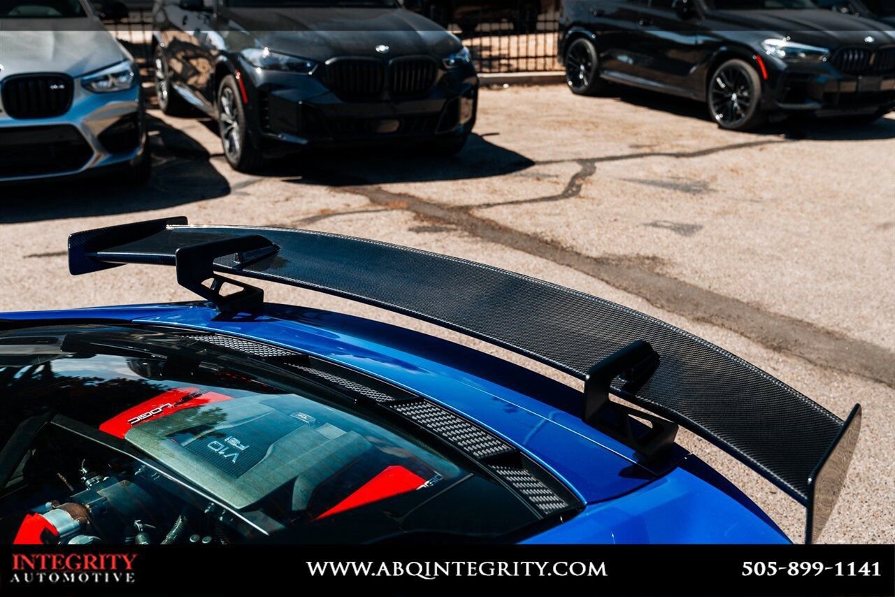 Used 2017 Audi R8 V10 w/ Carbon Exterior Package image 14