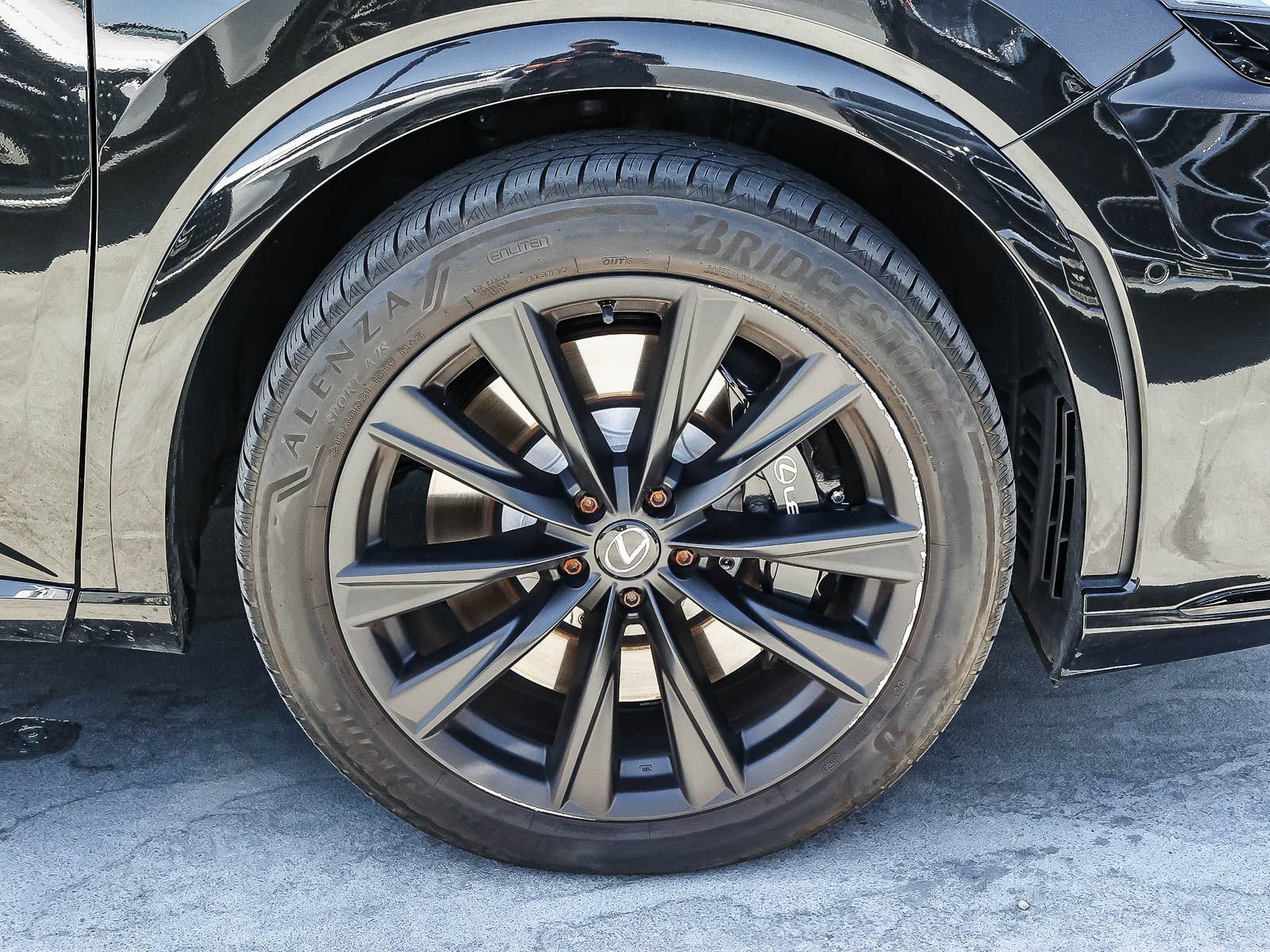 Used 2023 Lexus RX 500h F Sport w/ Cold Area Package AWD/4WD image 9