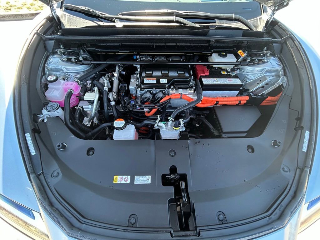 Used 2025 Lexus RZ 450e w/ Technology Package image 34