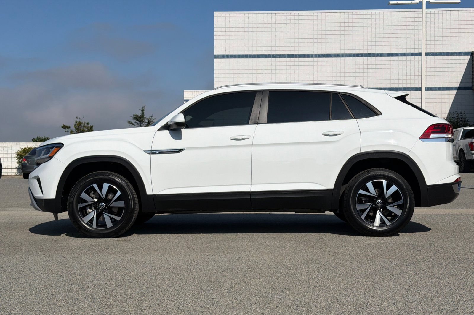 Used 2022 Volkswagen Atlas Cross Sport SE AWD/4WD image 7