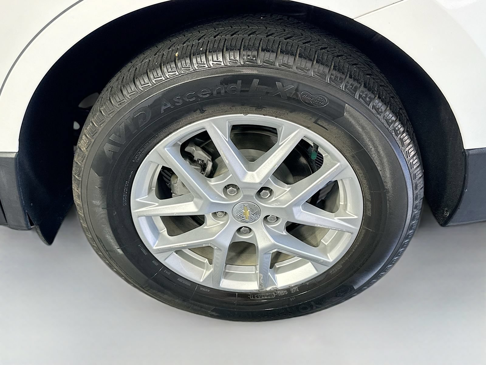 Used 2023 Chevrolet Equinox LT FWD image 28