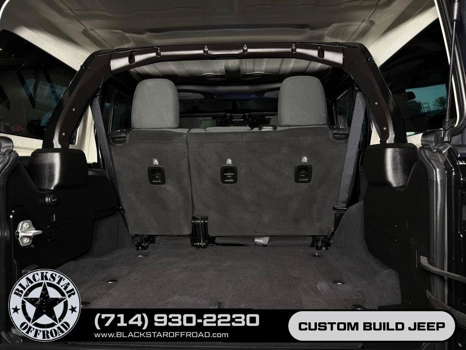 Used 2025 Jeep Wrangler Unlimited Rubicon AWD/4WD image 21