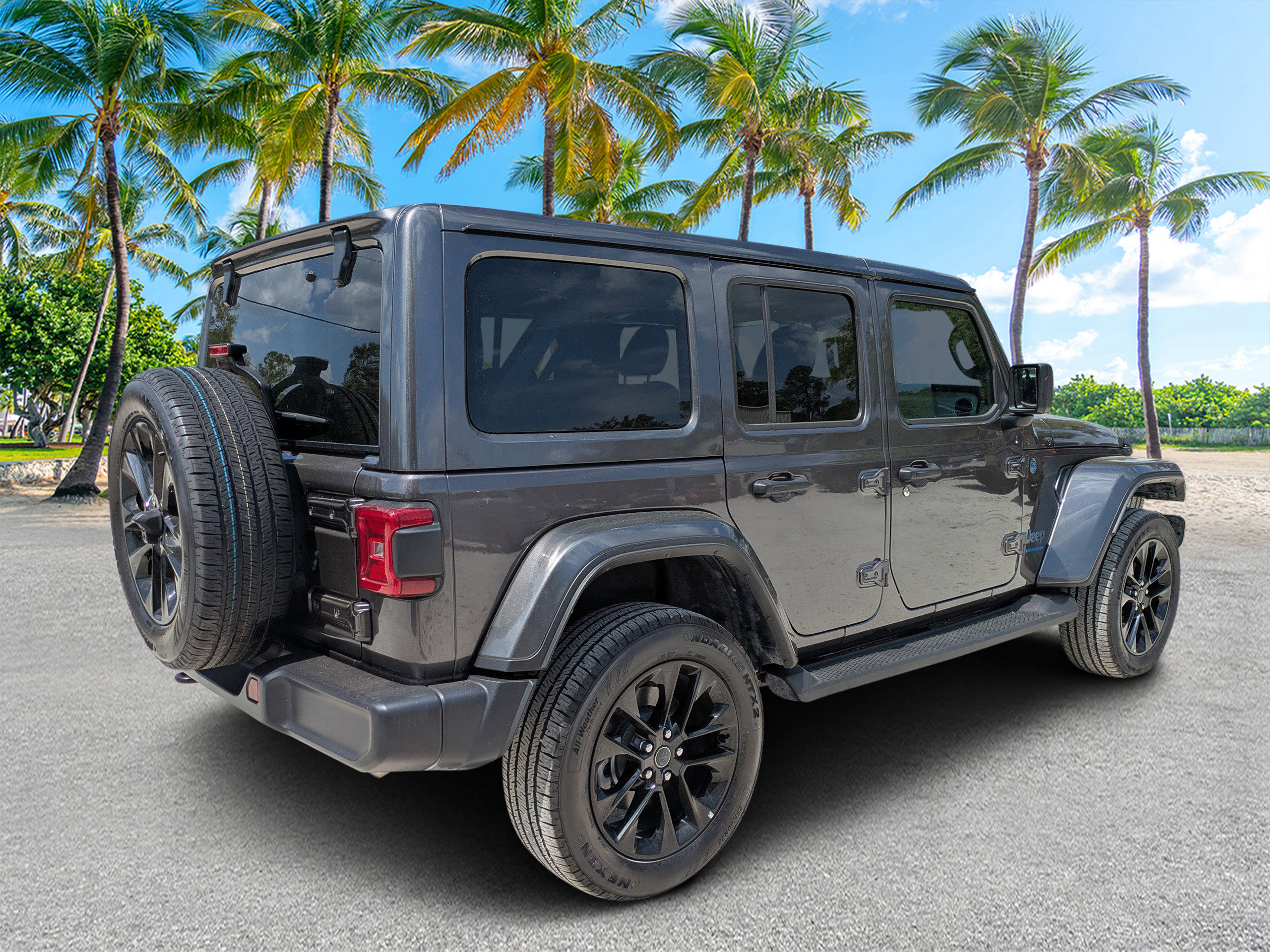Certified 2025 Jeep Wrangler Unlimited Sahara AWD/4WD image 3