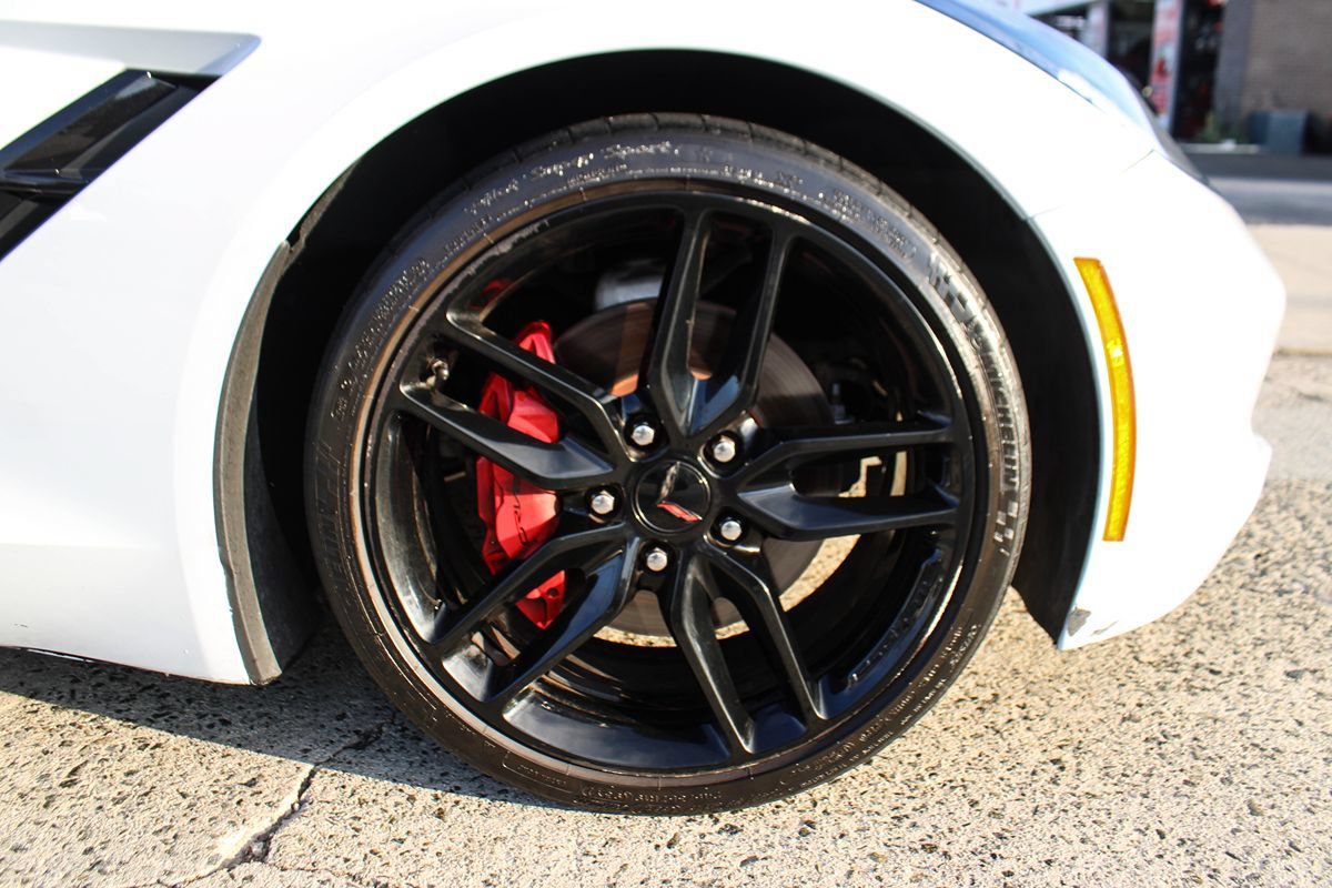 Used 2019 Chevrolet Corvette Stingray Coupe w/ 1LT RWD image 46