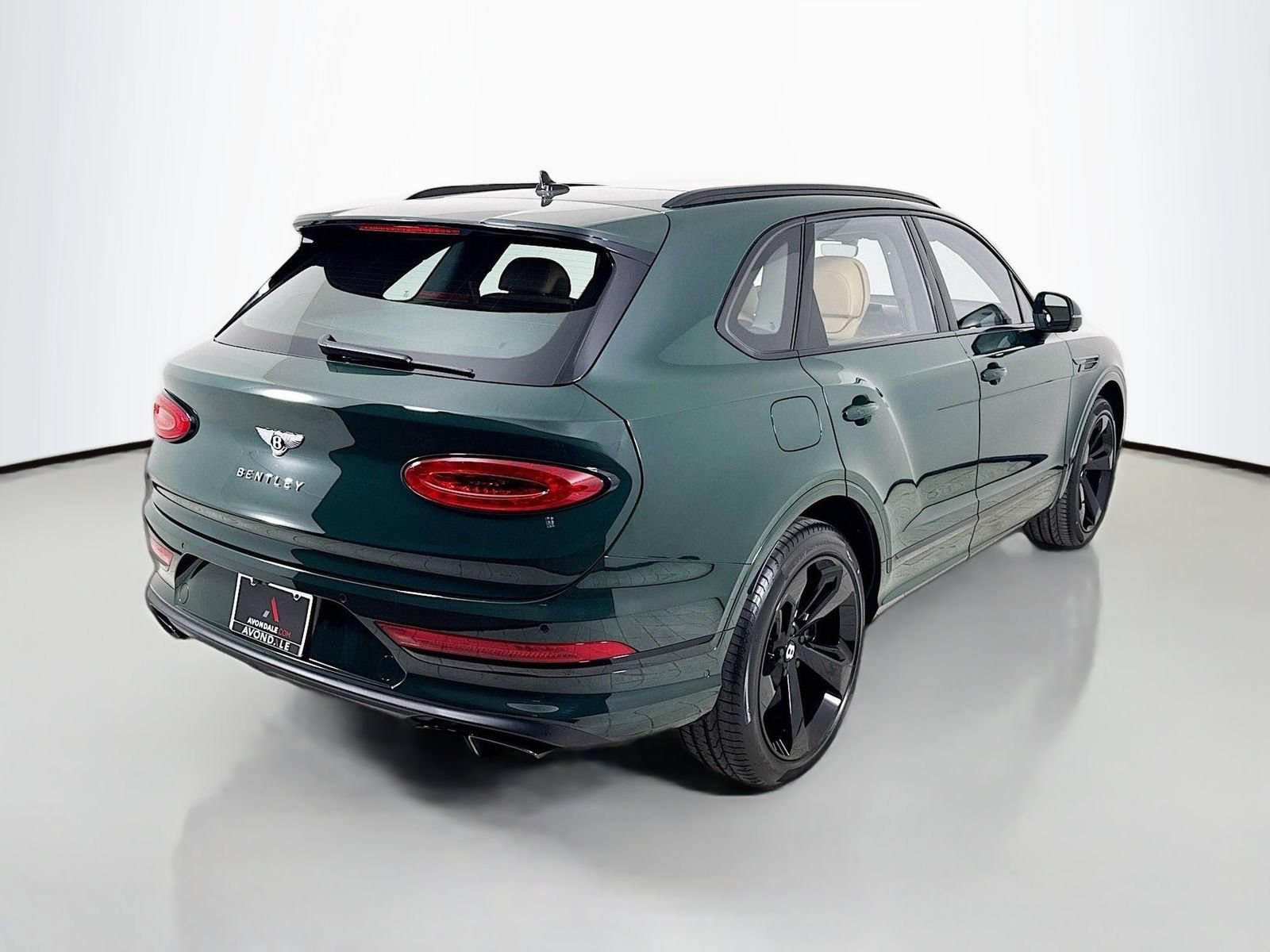 Certified 2025 Bentley Bentayga AWD/4WD image 8