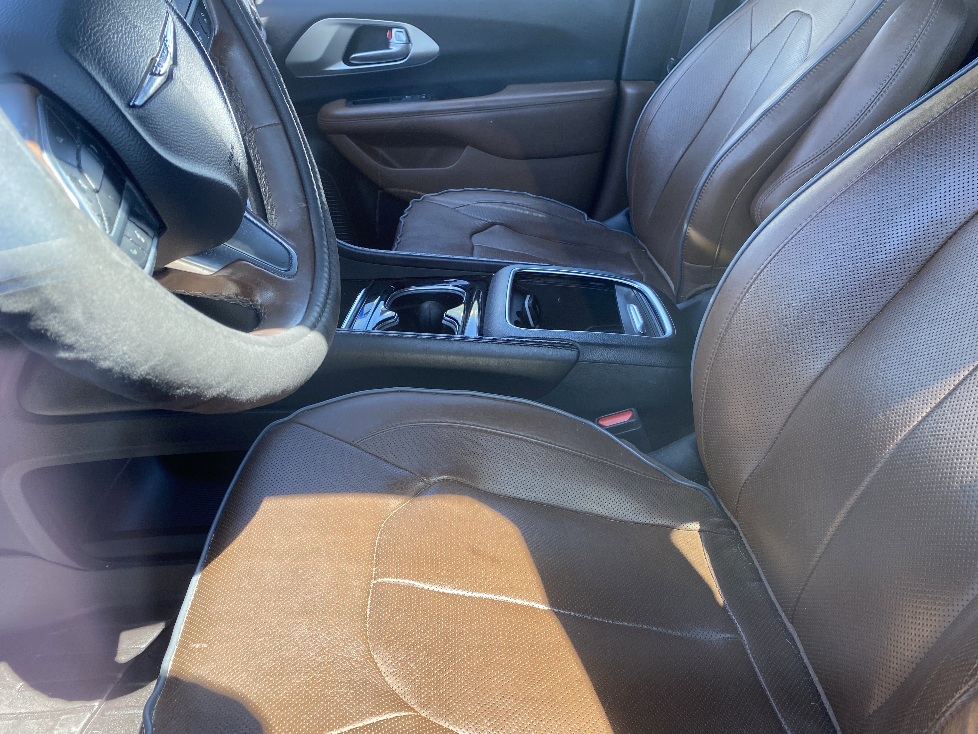 Used 2021 Chrysler Pacifica Limited w/ Premium & Safety Sphere Group image 9