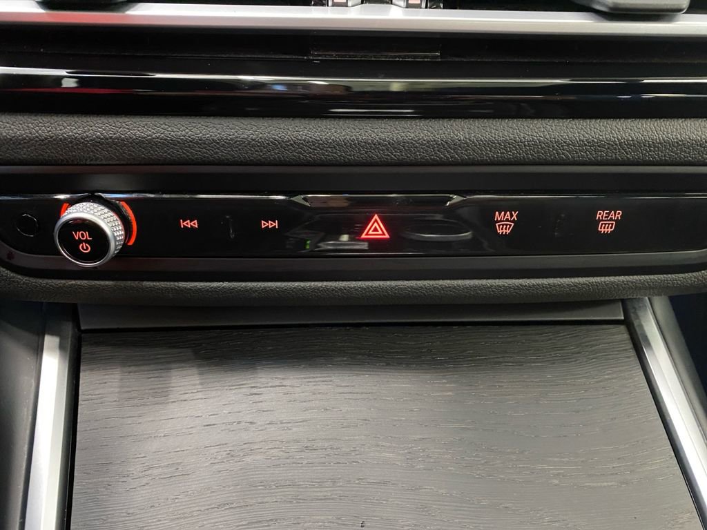 Used 2024 BMW 330e xDrive image 29