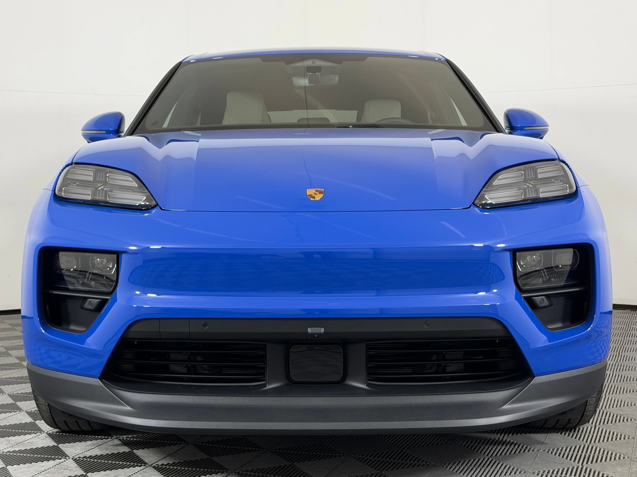 Used 2026 Porsche Macan Electric RWD image 7