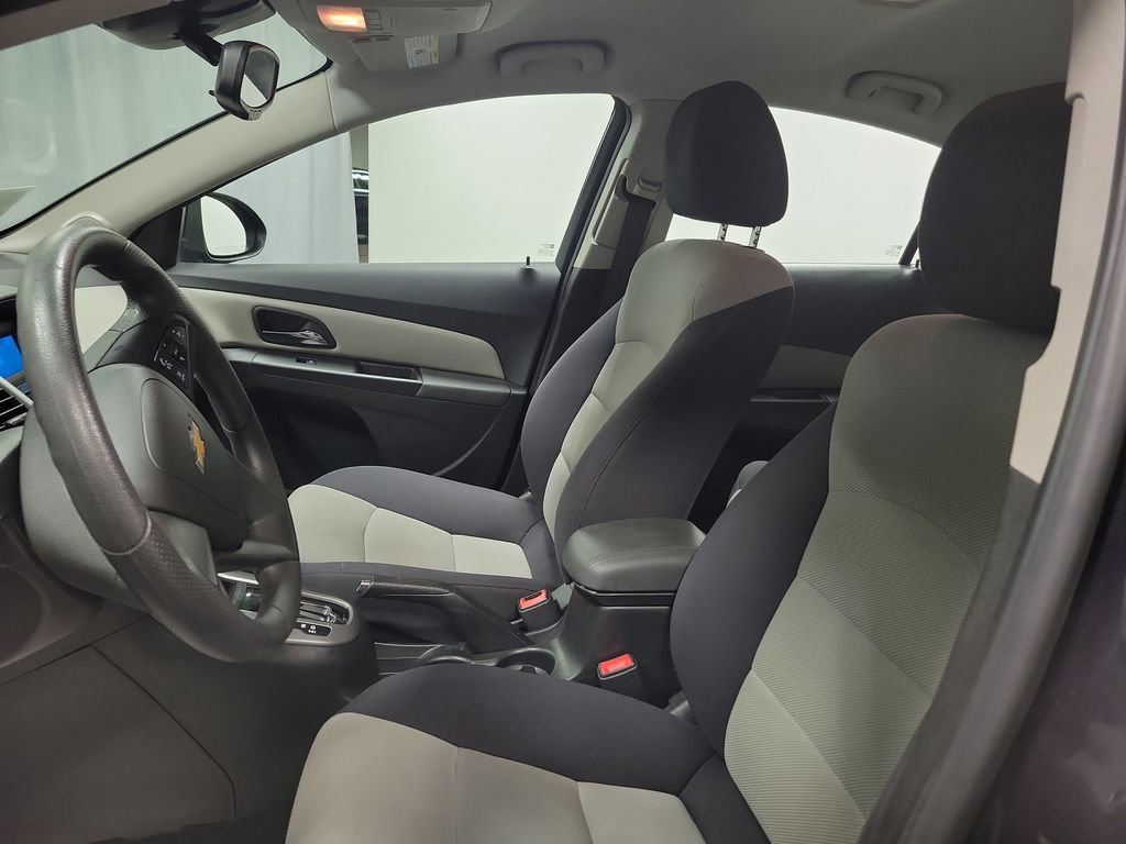 Used 2014 Chevrolet Cruze LS image 13
