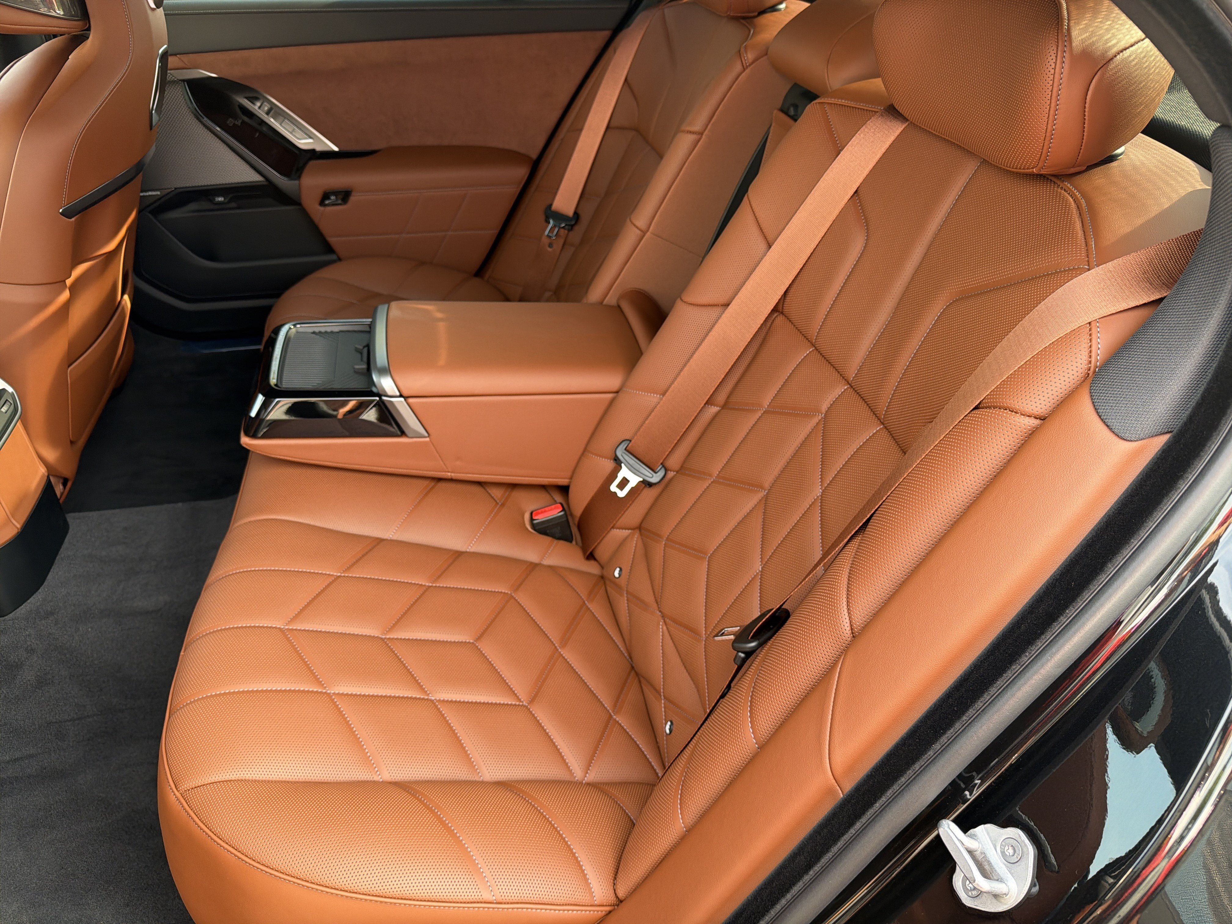 New 2027 BMW 740i xDrive w/ Executive Package AWD/4WD image 14
