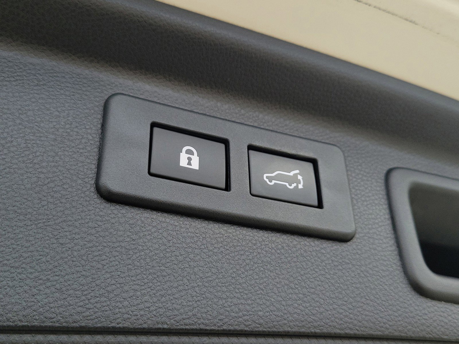 Used 2020 Subaru Forester Premium AWD/4WD image 9