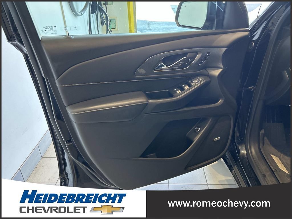 Used 2023 Chevrolet Traverse Premier w/ LPO, Floor Liner Package AWD/4WD image 10