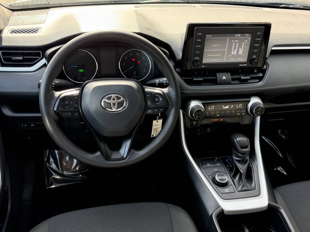Used 2022 Toyota RAV4 LE AWD/4WD image 16