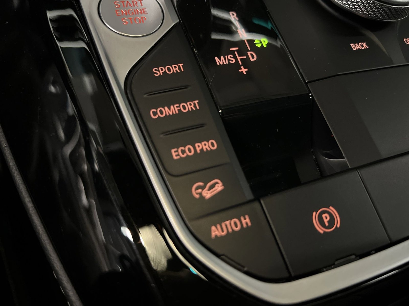 Used 2023 BMW X4 xDrive30i w/ Parking Assistance Package image 32