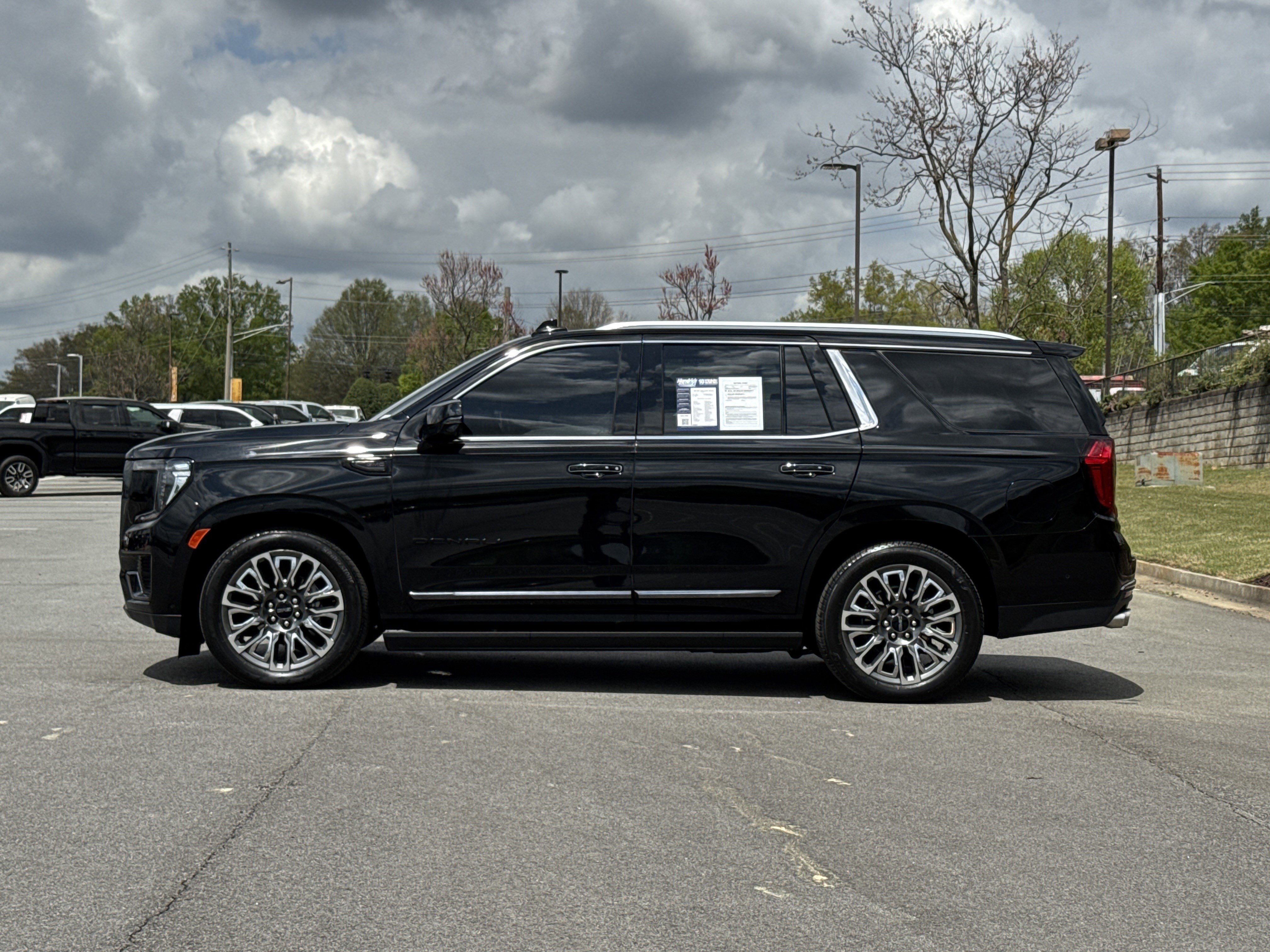 Used 2024 GMC Yukon Denali Ultimate image 7