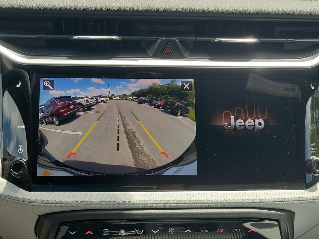 New 2026 Jeep Cherokee Laredo AWD/4WD image 17
