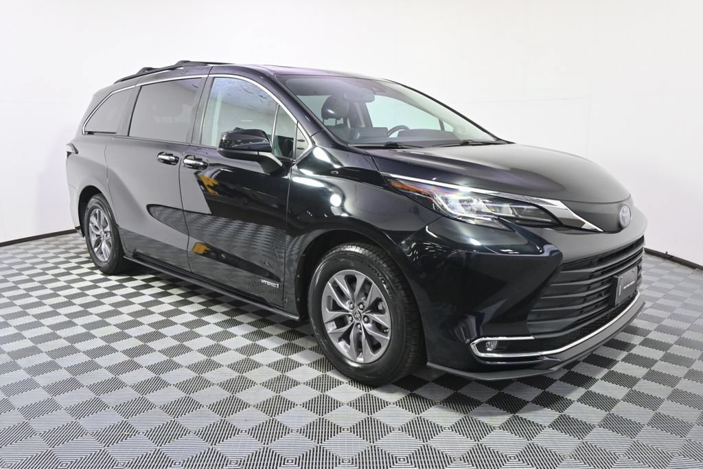 Used 2021 Toyota Sienna XLE w/ XLE Plus Package AWD/4WD image 8