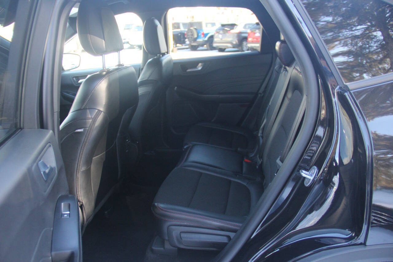 Certified 2025 Ford Escape ST-Line Select AWD/4WD image 13