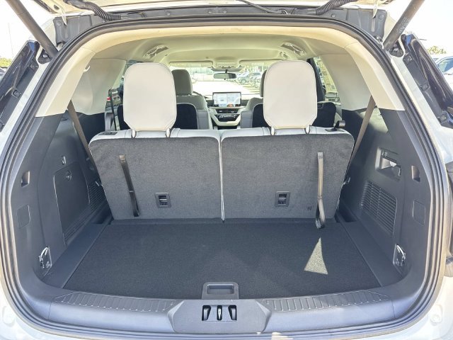 New 2026 Ford Explorer Active w/ Active Comfort Package RWD image 9