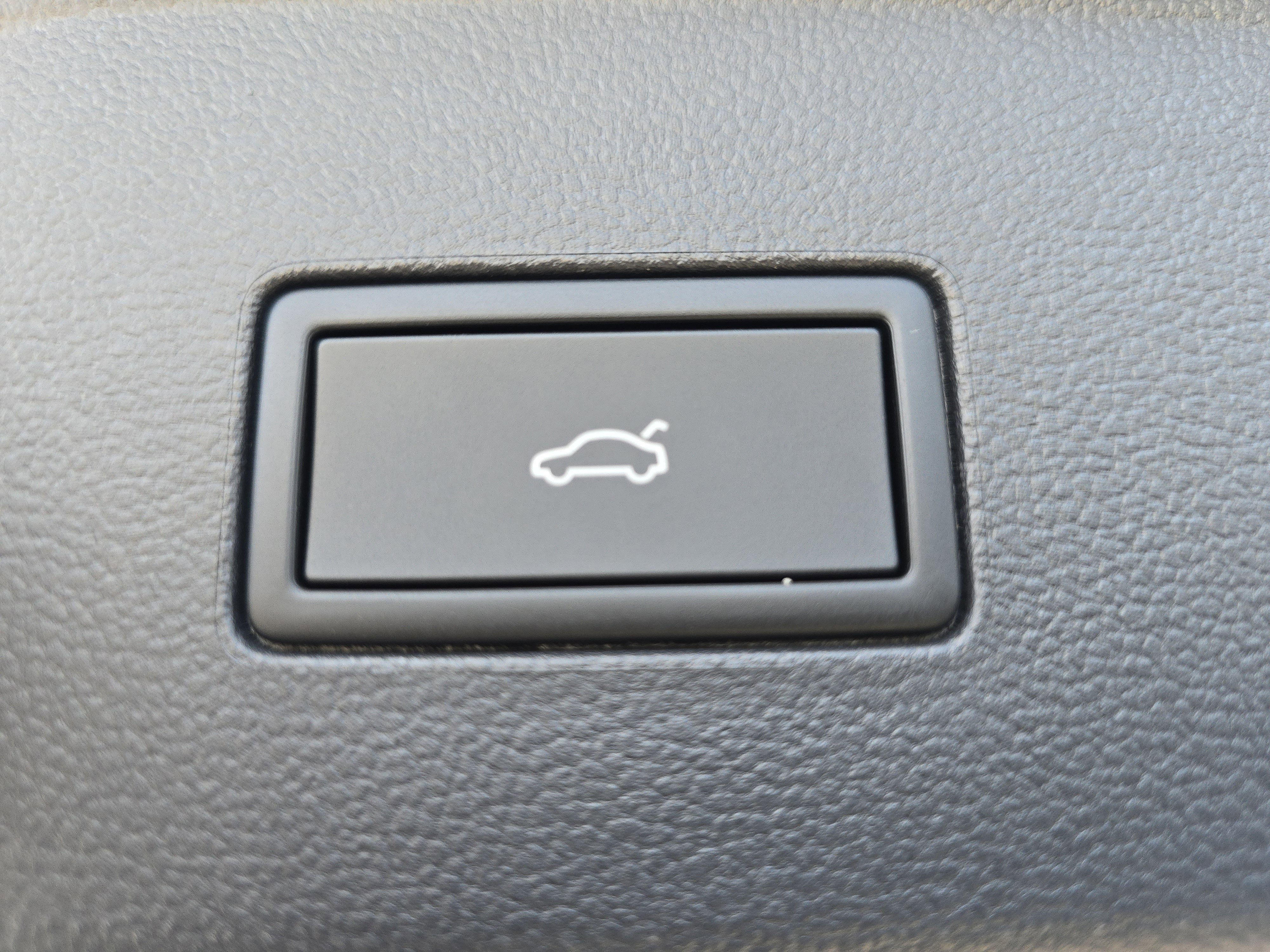 New 2026 Volkswagen Atlas SE image 17