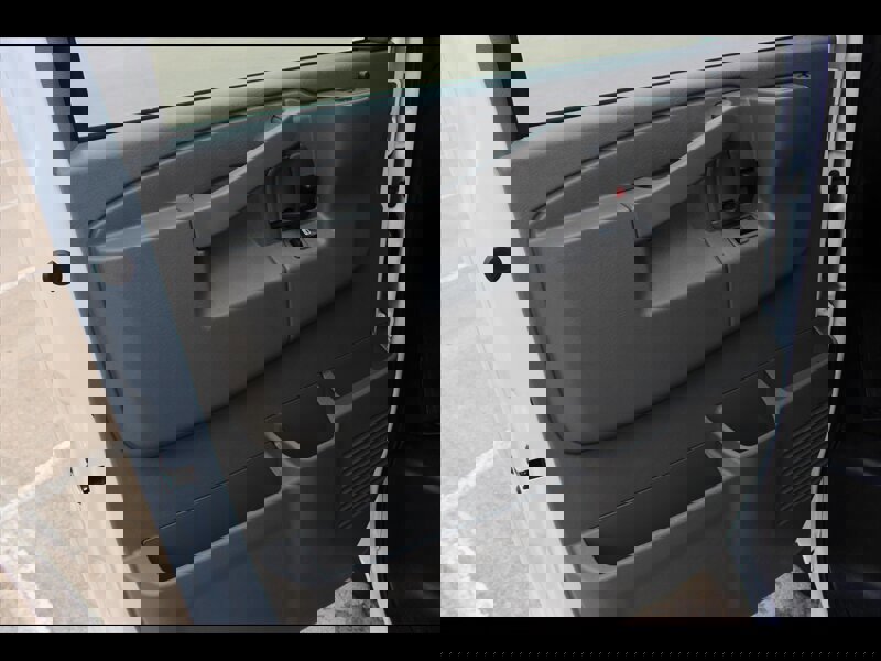 Used 2025 Chevrolet Express 3500 LS RWD image 28