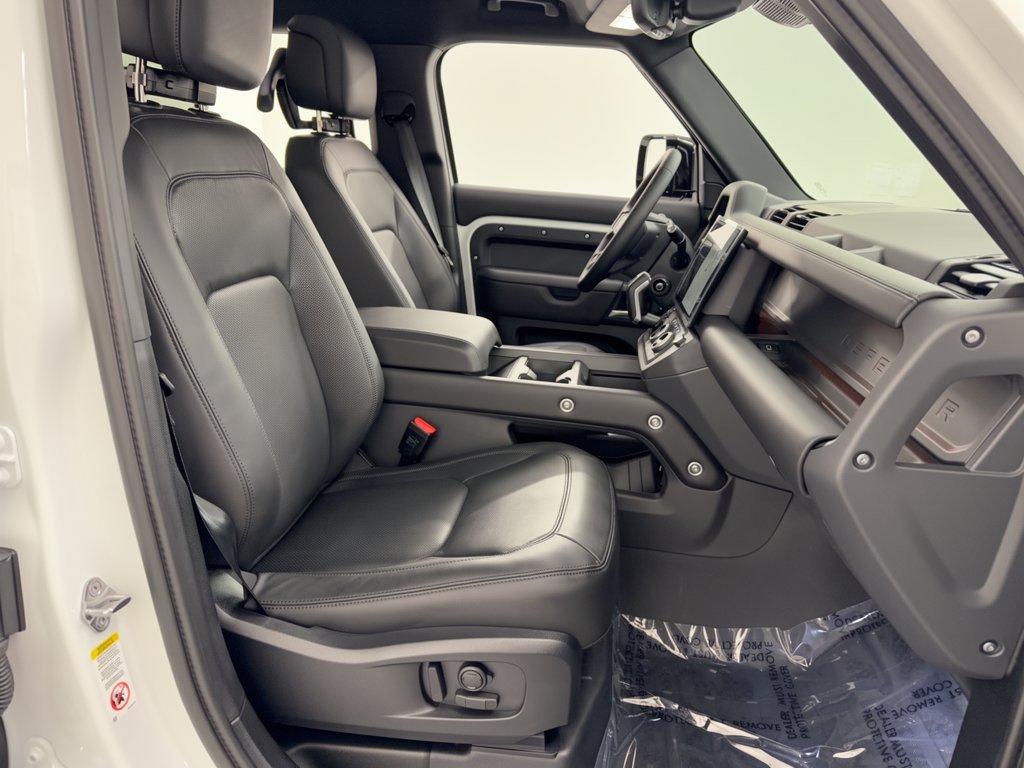 New 2026 Land Rover Defender 110 X-Dynamic SE AWD/4WD image 30