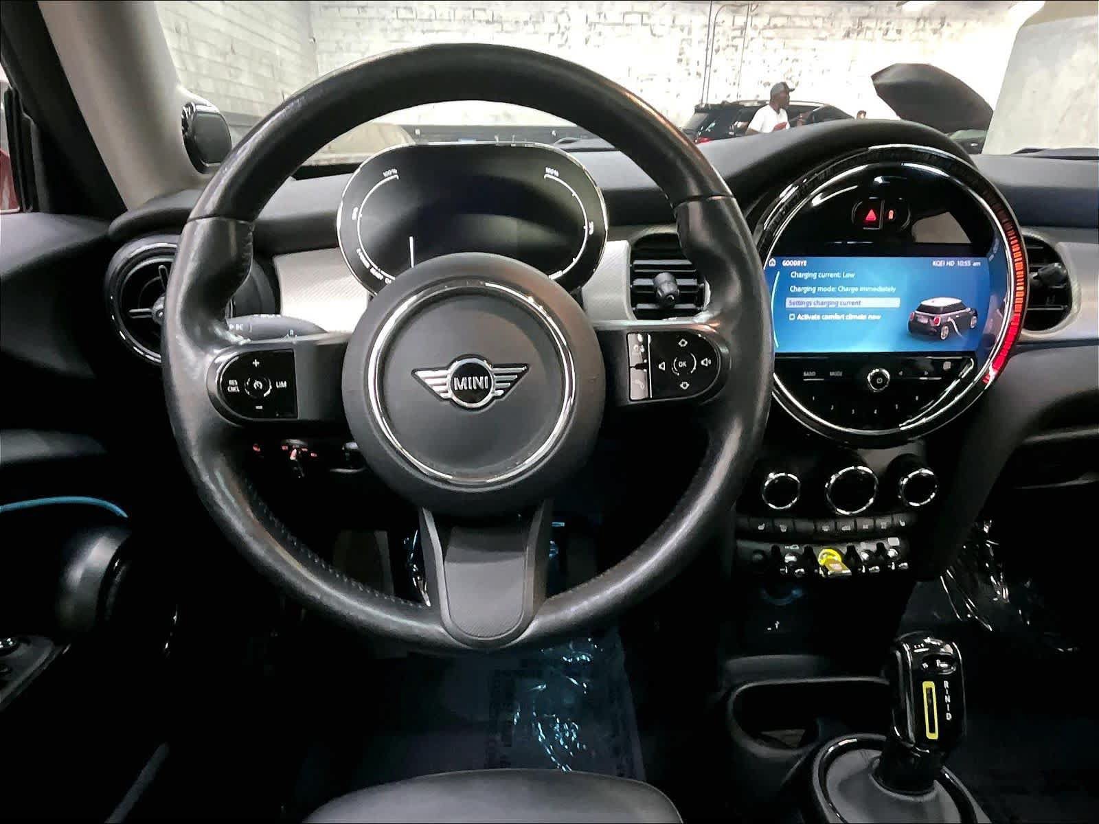 Used 2024 MINI Cooper SE FWD image 9