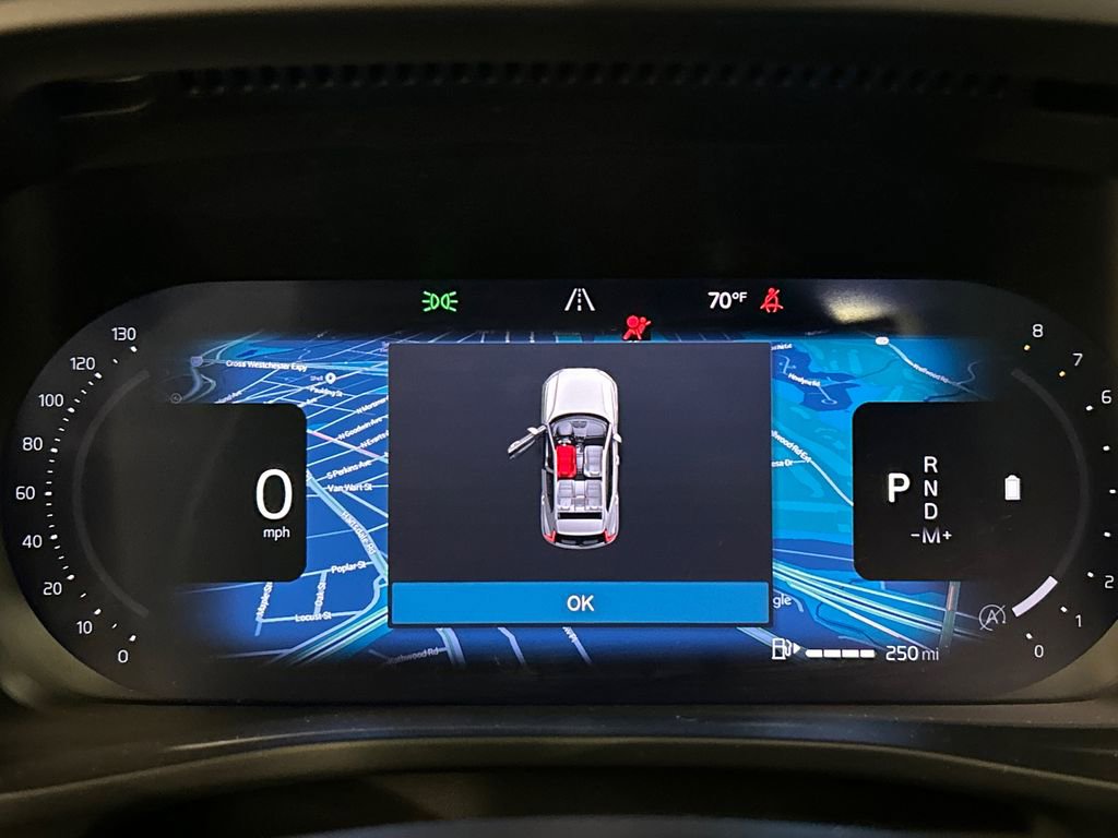 New 2026 Volvo XC40 B5 Plus w/ Climate Package AWD/4WD image 15