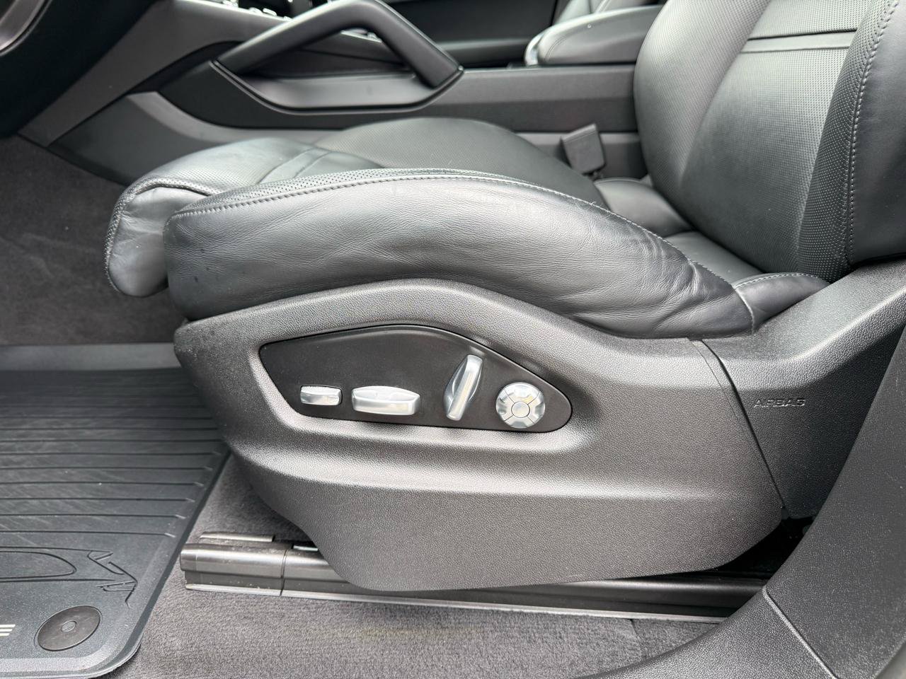 Used 2019 Porsche Cayenne E-Hybrid AWD/4WD image 18