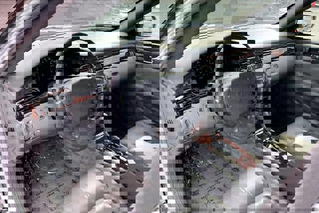 Used 2002 Cadillac Seville SLS w/ Luxury Pkg image 14