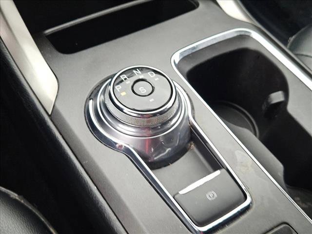 Used 2017 Ford Fusion SE w/ Equipment Group 201A image 12