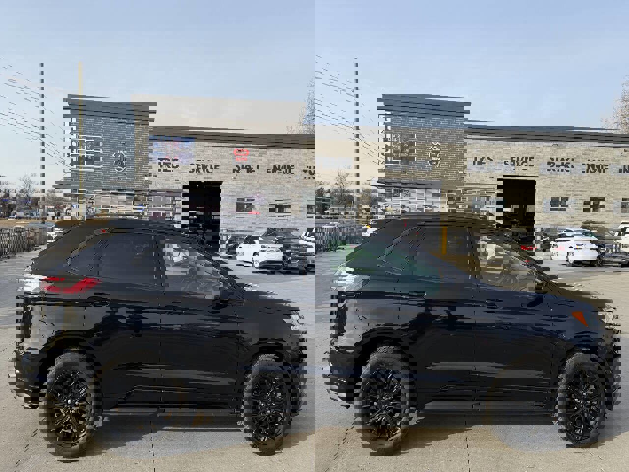 Used 2022 Ford Edge SE w/ Black Appearance Package image 6