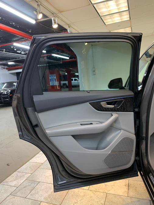 Used 2022 Audi Q7 3.0T Premium Plus w/ Premium Plus Package AWD/4WD image 40