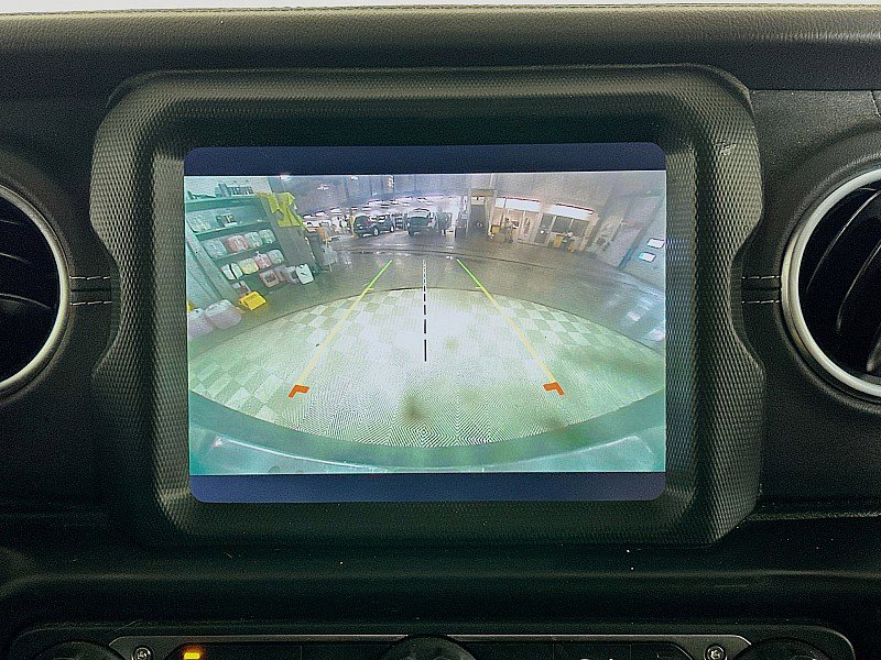 Used 2022 Jeep Wrangler Unlimited Sahara image 16