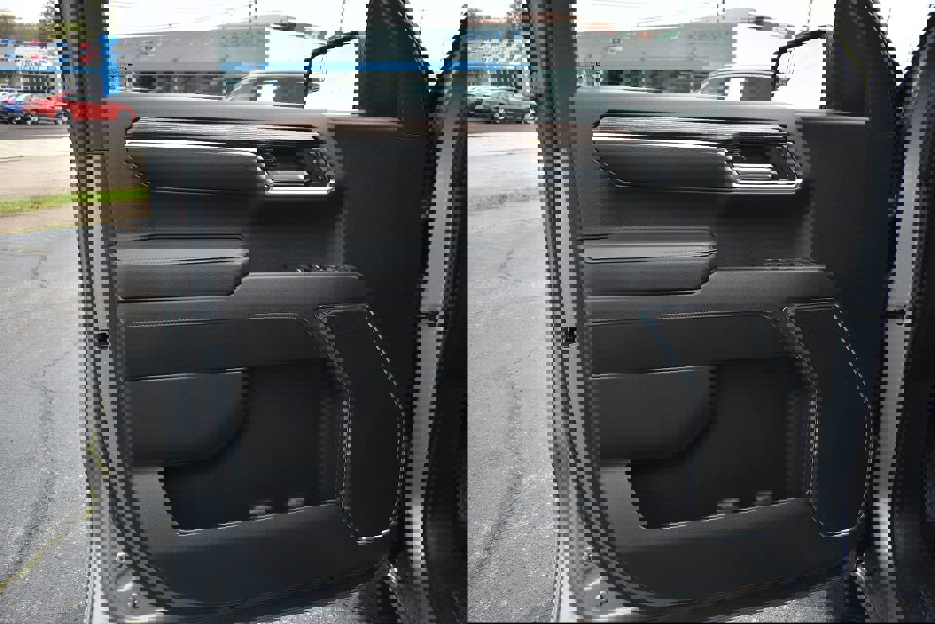 Used 2023 GMC Sierra 1500 Elevation AWD/4WD image 12