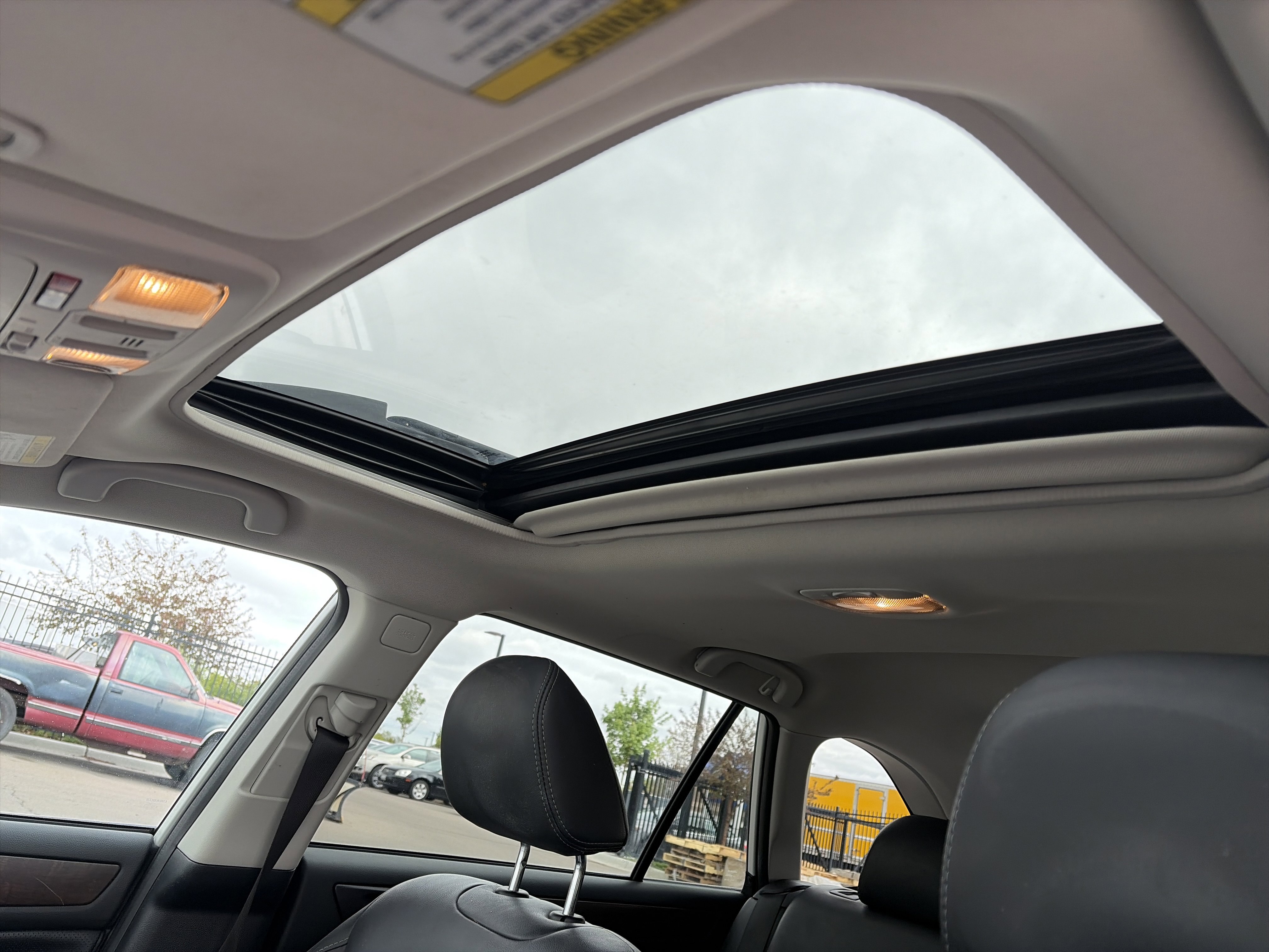 Used 2017 Subaru Outback 2.5i Limited AWD/4WD image 32