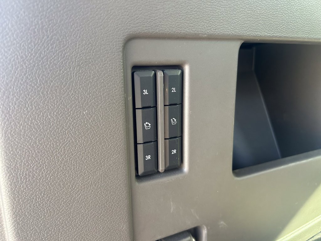 Used 2023 Lincoln Navigator Reserve image 16