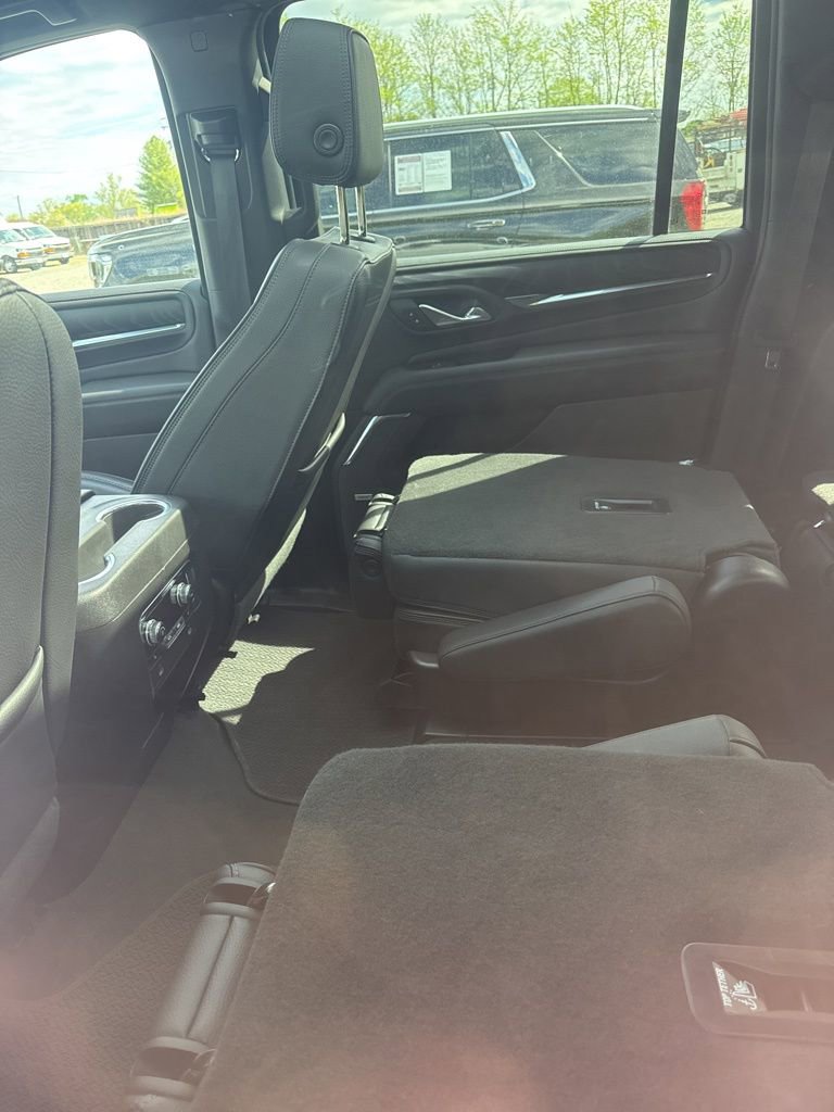 Used 2024 GMC Yukon XL Denali image 12