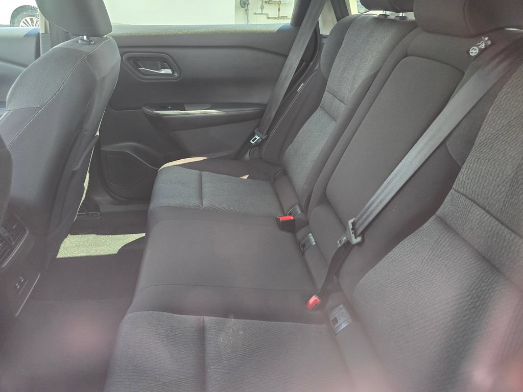 Used 2025 Nissan Rogue SV FWD image 24