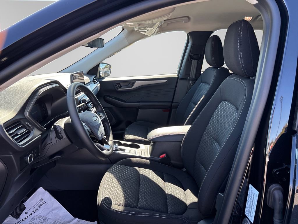 Certified 2025 Ford Escape Active w/ Cold Weather Package image 11